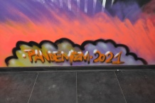Graffiti malby sprejem na zakázku v interiéru firmy.