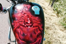 Airbrush motorky celolak a renovace chopperu.