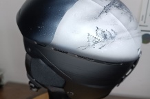 Ski helmet