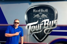 Airbrush malba autobusu pro REDBULL.