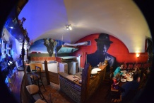 graffiti na zakázku v interiéru pizzerie