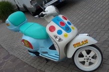 Airbrush a celolak skůtr Vespa.