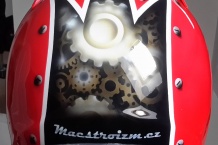 Airbrush lakování vlastní design helmy