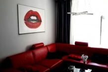 LIPS - INTERIOR