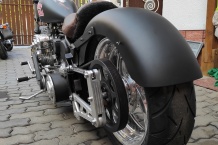 Airbrush motorky Harley-Davidson. Malba na nádrž.