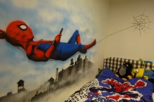 spiderman graffiti malba v dětském pokoji